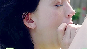 Morena Riley mama pau do amante em vídeo POV. #XXX #TeamSkeet