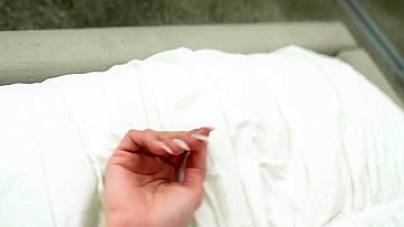 Rosto da Tia Cyrus encharcado de porra XXX em cena POV. #XXX #TeamSkeet