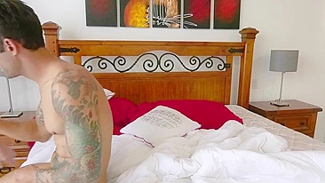 Novinha de peitinhos Lolli mama e cavalga pau de costas. #XXX #TeamSkeet