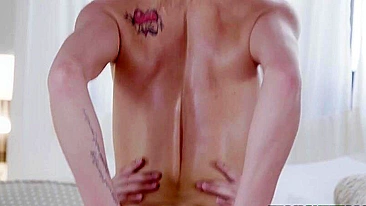 Bunda XXX de Zazie Skymm quicando num pau duro.