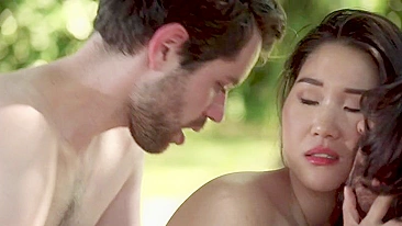 Katana em pornô XXX: chupando rola e levando de quatro.