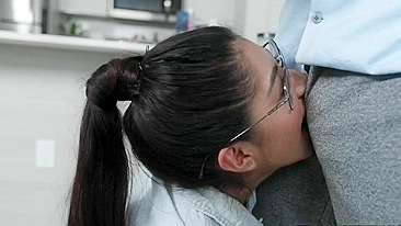 Binky Beaz de óculos leva surra do Peter Green. #XXX #TeamSkeet