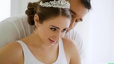 Parceiro tarado seduz bailarina jovem linda pra transa quente