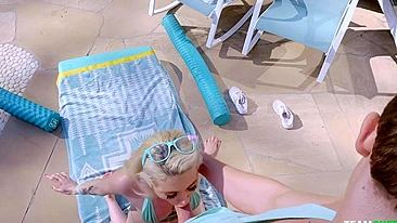 Meia-irmã safada satisfaz tesão dando boquete XXX com vontade