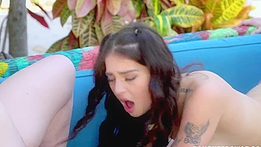 Caras pagam pras enteadas um do outro pra suruba safada