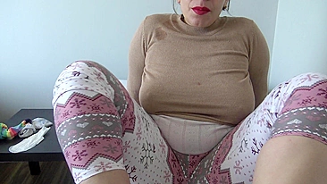 Mamãe árabe peituda não tem vergonha de provocar cinegrafista com pés XXX