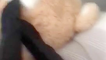 Mãe árabe paquistanesa safada exibe pernas lindas em meias XXX