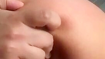 Mãe árabe gostosa dá palmadas no rabo XXX suculento na cam