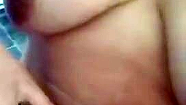 Mãe marroquina exótica com tetas caídas usa brinquedo XXX na buceta