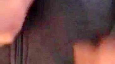 Cara tarado apalpa sem pudor a buceta XXX da madrasta árabe inocente