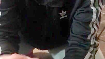 Punheta XXX intensa de garota de hijab em vídeo em primeira pessoa