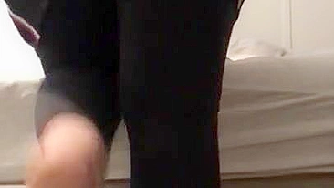 Mãe árabe quer massagem nos pés enquanto enteado filma vídeo XXX dela