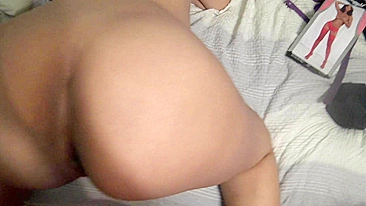 Gostosa turca abre o rabão pra levar rola XXX em vídeo POV