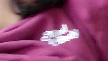 Mãe árabe pervertida posa levando rola do enteado em vídeo