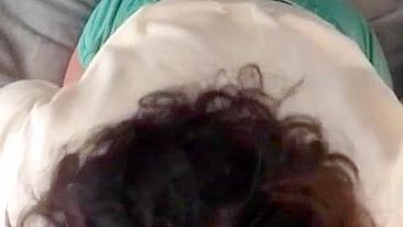 Grávida fofa mostra os peitos safados e mama o marido turco