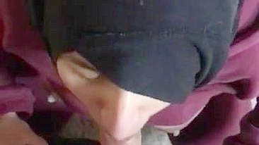 Mãe árabe de hijab mama o pau do cara com garganta profunda