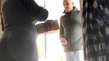 Dona de casa árabe tarada seduz entregador sortudo no boquete