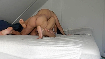 Persa rabuda tem boceta XXX arrombada em várias posições