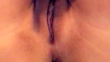 Amadora árabe safada exibe e masturba sua buceta XXX