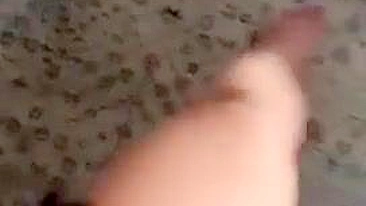 Árabe novinha rebola o cu dançando belly dance safada