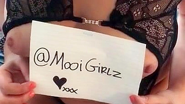 Árabe balança tetas naturais e ganha gozada nelas