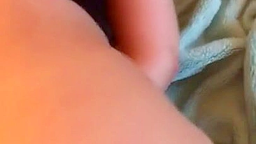 Mamãe muçulmana de top enquanto câmera safada filma em primeira pessoa