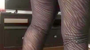 Mãe árabe casada usa roupa de dança do ventre e leggings em pornô safado