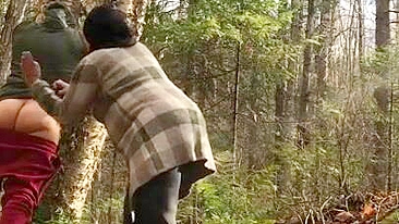Mamãe árabe apaixonada dá surra de bunda XXX pro garanhão na floresta