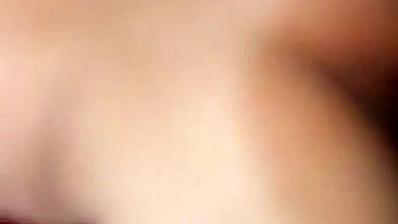 Pauzão XXX estica o cu da mamãe árabe de quatro