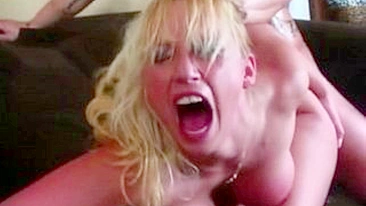 Experiência anal bruta pra filha insaciável com o pai tarado