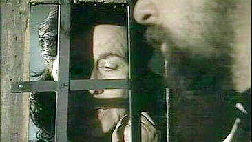 Freiras pecadoras levam punição anal de padre tarado