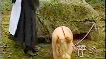 Mães limpam pecados da filha na natureza pra entrar no mosteiro