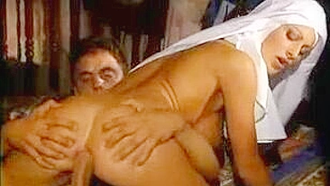 Mãe salva filho levando rola em todos os buracos dela na vez