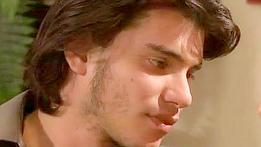 Pauzão enche buceta molhada da mamãe e cobre de porra