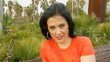 Mamãe leva rola em todos os buracos, até no cu liberado