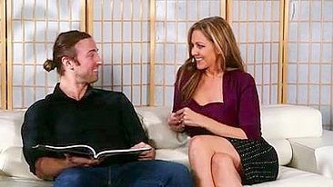 Oral safado de mãe casada e cara termina com porra na boca