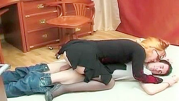 Pau duro é o que a mãe madura precisa pra gozar gostoso