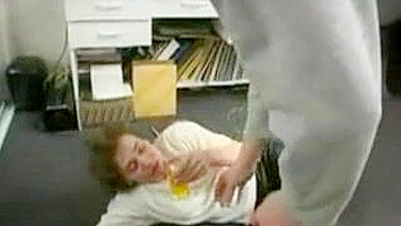 Mãe madura fodida pelo vizinho jovem em várias posições XXX