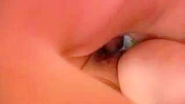 Mãe loira curvilínea topa pauzão mais novo na buceta