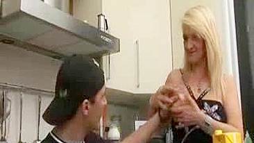 Madrasta XXX sem limites de peitos grandes transa com filho tarado