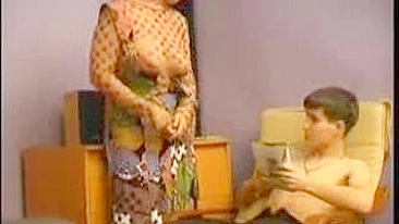 Mamãe ruiva pervertida mostra amor maduro XXX pro sobrinho do marido