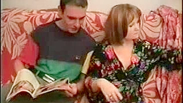 Garoto lê revista pornô e mete na buceta da madrasta safada