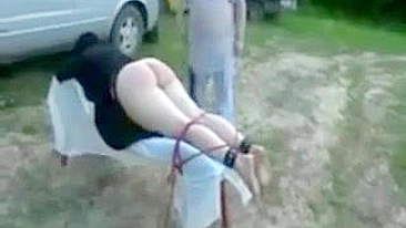 Mãe árabe amadora de rabo gordo merece uma boa surra ao ar livre