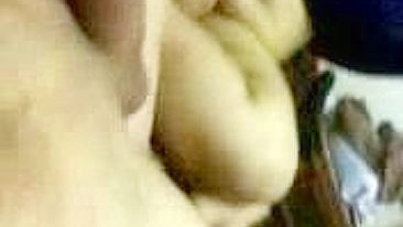 Pornô caseiro de esposa árabe chupando e levando pica forte