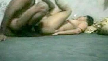 Vizinho filma sexo com mãe árabe traindo o marido