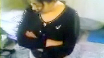 Cara mete pau duro no cu apertado da mãe árabe em vídeo POV