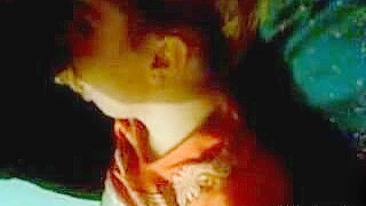 Trio árabe quente com mamãe safada aguentando duas picas de caras tarados