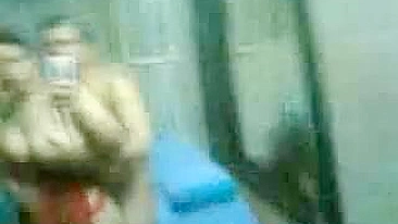 Mãe sexy de peitão punheta e fode pau do marido árabe gordo