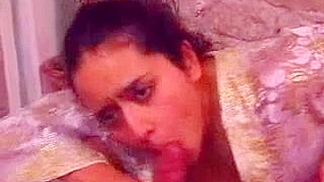 Mãe nua chique abre as pernas pra foda na buceta e no cu com árabe