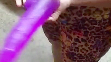 Mamãe árabe peituda nua louca pra testar brinquedo monstro novo